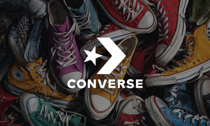 Come indossare le Converse: outfit e guida agli abbinamenti dei modelli alti e bassi