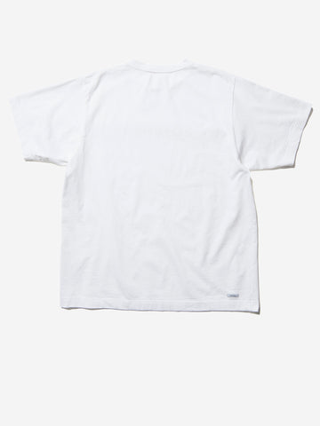 Camiseta blanca oversize con logotipo