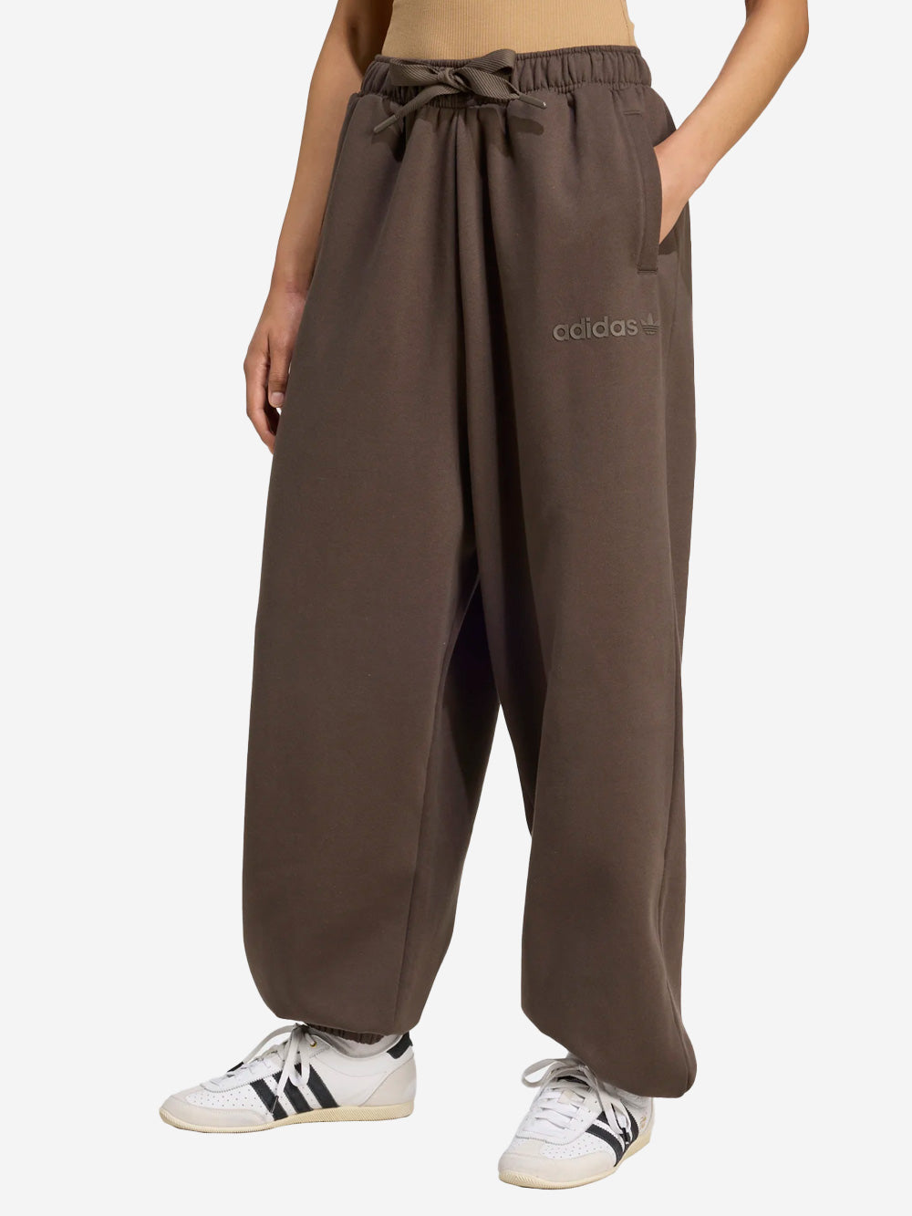 ADIDAS ORIGINALS Pantaloni oversize felpati marrone fango Fango Urbanstaroma