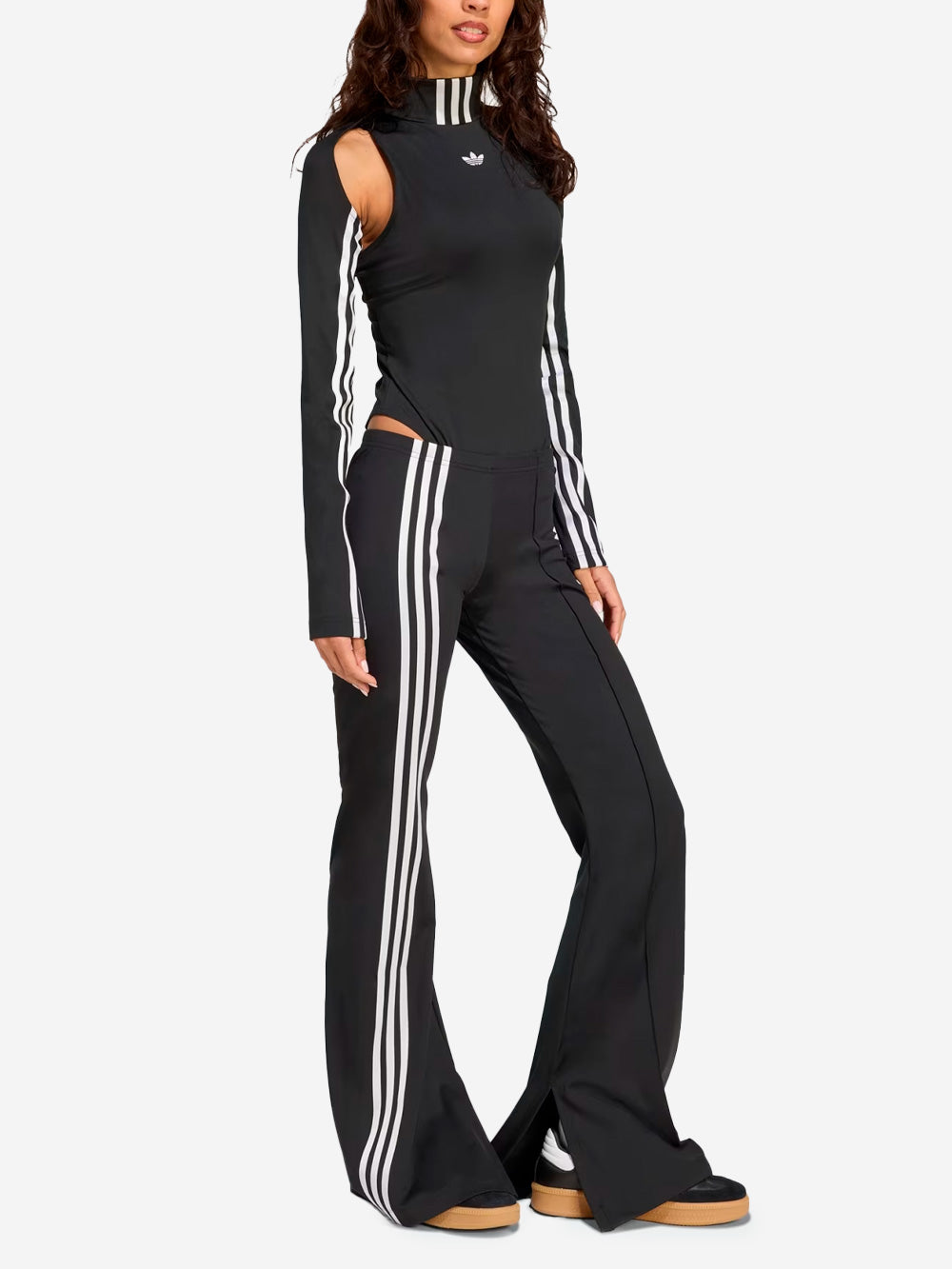 ADIDAS ORIGINALS Pantaloni svasati elasticizzati con 3 strisce sfalsate Nero Urbanstaroma