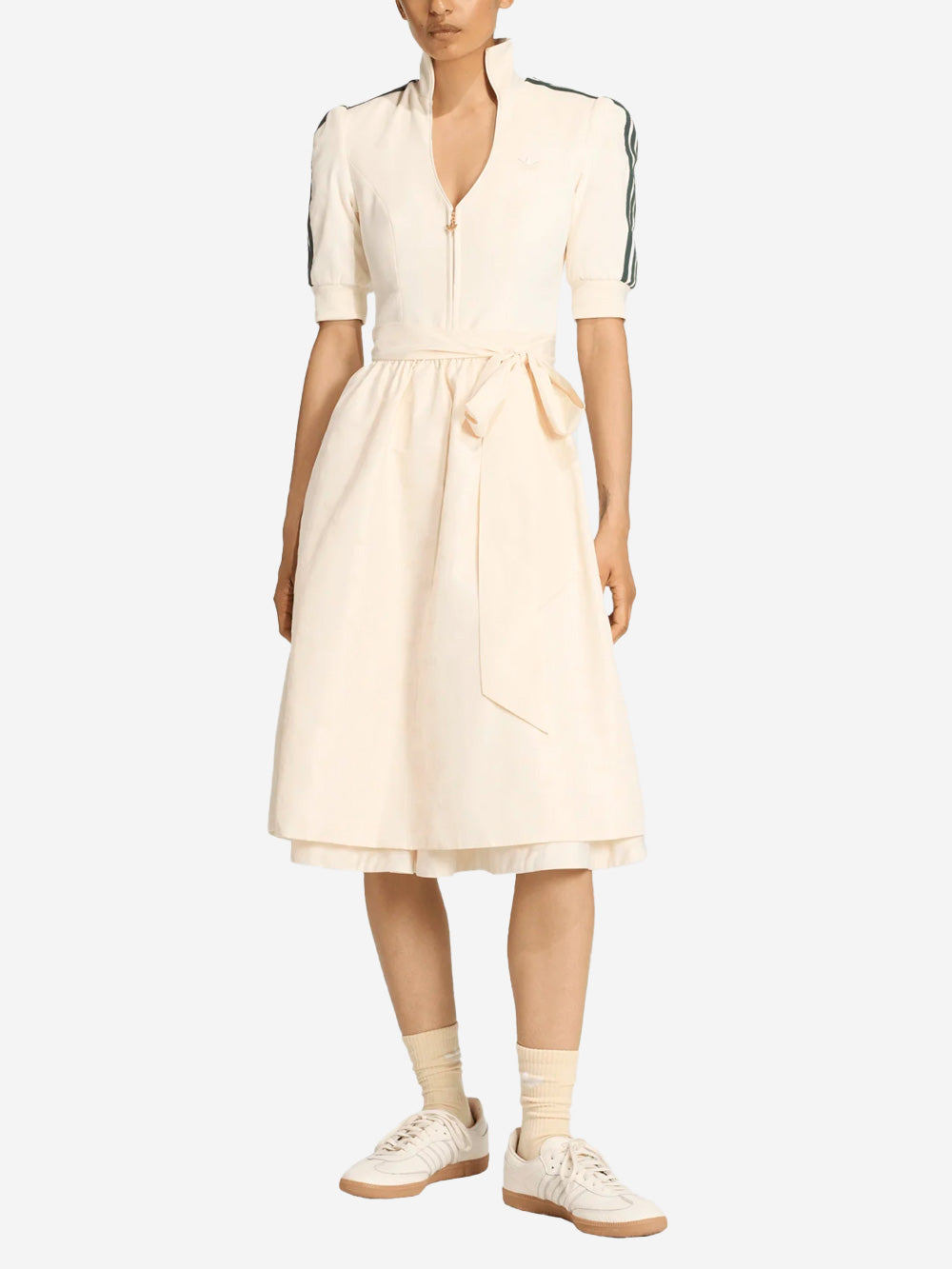 ADIDAS ORIGINALS Abito dirndl bianco Oktoberfest con dettagli arricciati Bianco Urbanstaroma