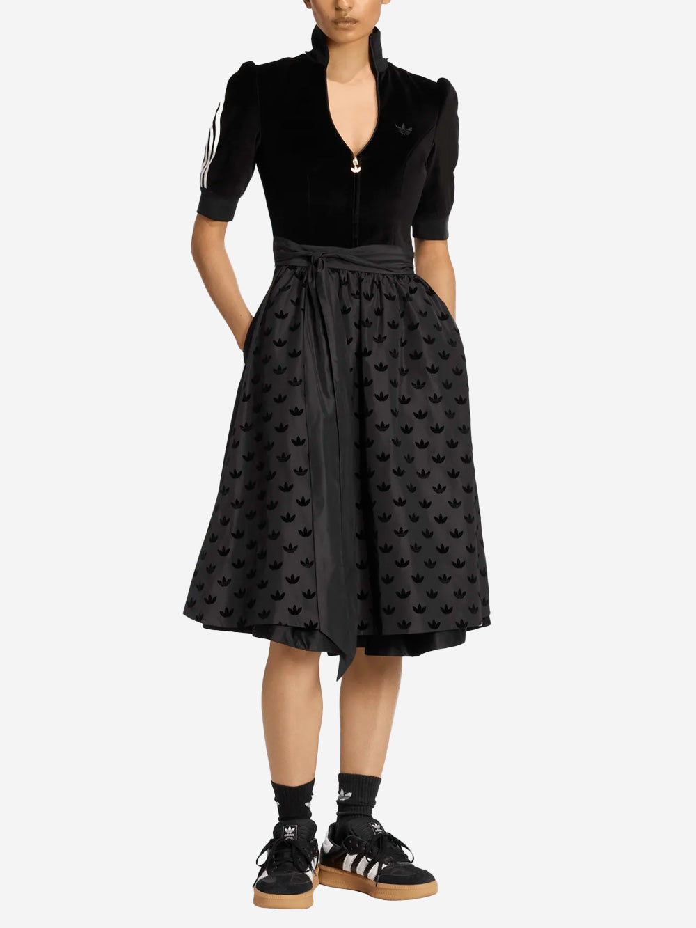 ADIDAS ORIGINALS Abito dirndl nero Oktoberfest con dettagli arricciati Nero Urbanstaroma
