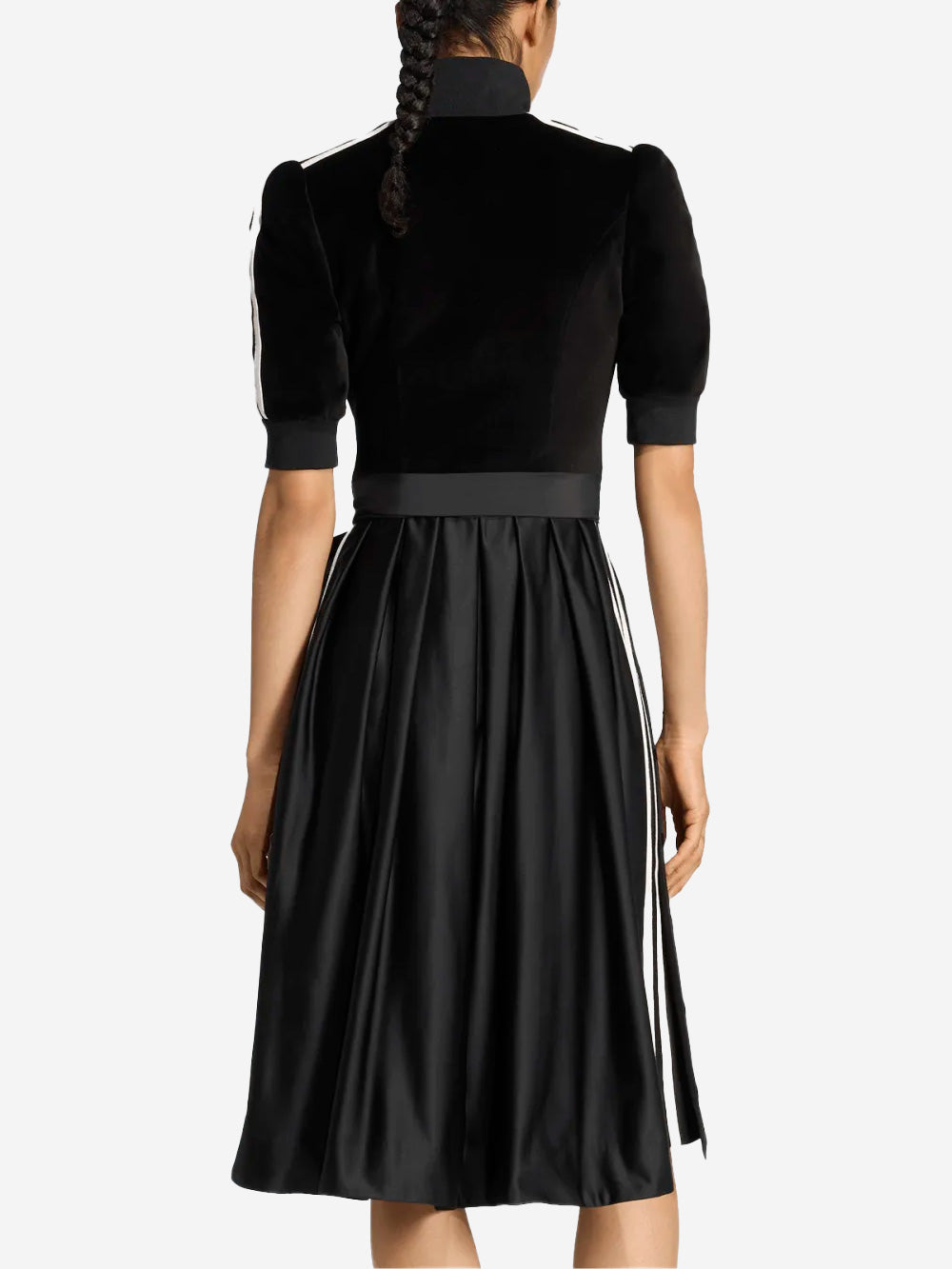 ADIDAS ORIGINALS Abito dirndl nero Oktoberfest con dettagli arricciati Nero Urbanstaroma