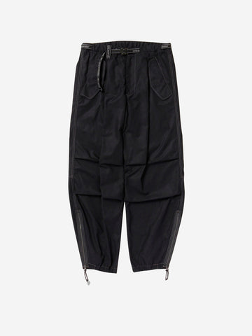 AND WANDER Pantaloni neri High Count con orlo con zip Nero