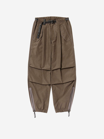 AND WANDER Pantaloni khaki High Count con orlo con zip Verde