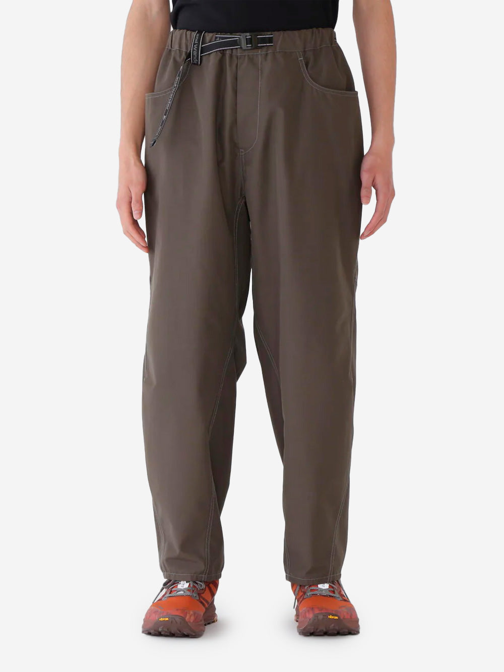 AND WANDER Pantaloni ampi khaki High Count con cintura in vita Verde Urbanstaroma