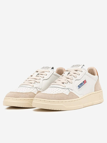 AUTRY Medalist Low in suede e pelle bianca e marrone Bianca beige