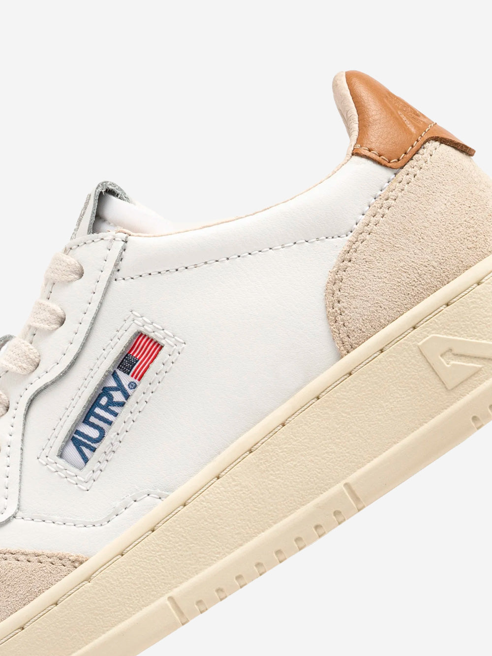 AUTRY Medalist Low in suede e pelle bianca e marrone Bianca beige Urbanstaroma