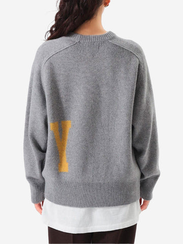 Maglione grigio misto lana e seta con logo grande