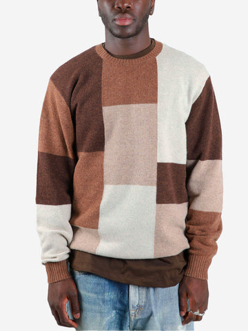 Intarsia trui met ronde hals en bruin patroon