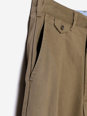 Konisch zulaufende Hose 2 Falten Twill grün