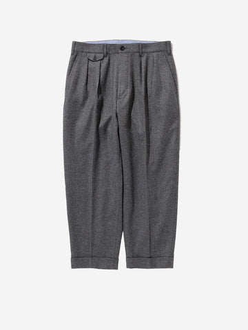 Konische Hose aus Wollflanell mit Bundfalten