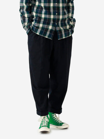 Schwarze Wollflanell-Hose mit Bundfalten