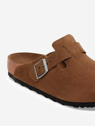 BIRKENSTOCK Boston in suede marrone con plantare morbido Marrone