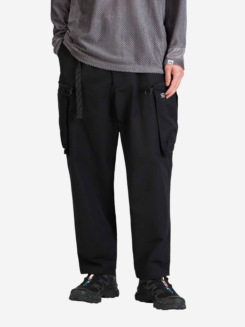 CMF OUTDOOR GARMENT Pantaloni cargo neri 'Weird' in nylon Nero Urbanstaroma