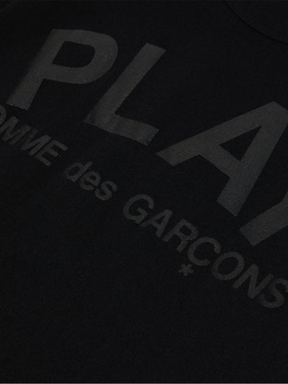 COMME DES GARCONS PLAY T-shirt nera con grafica con logo Nero Urbanstaroma
