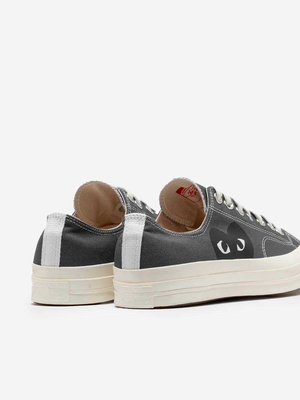 COMME DES GARCONS PLAY Chuck 70 OX grigie con cuore grande nero x CDG Grigia nera Urbanstaroma