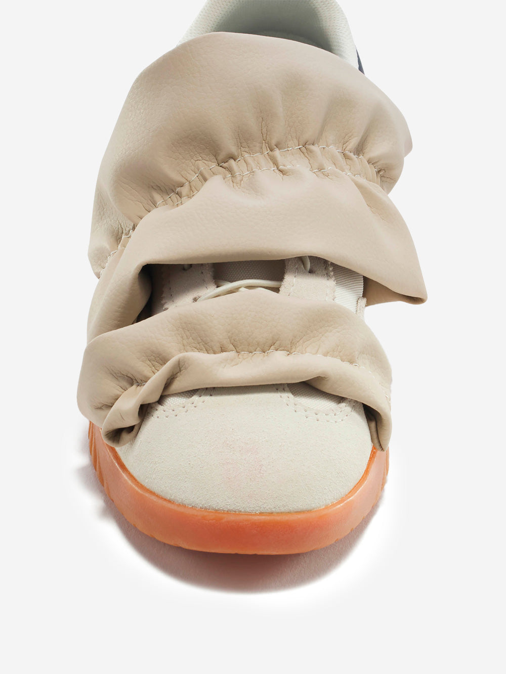 CONVERSE Run Star Trainer Ruffles bianche Egret limited edition avorio Urbanstaroma