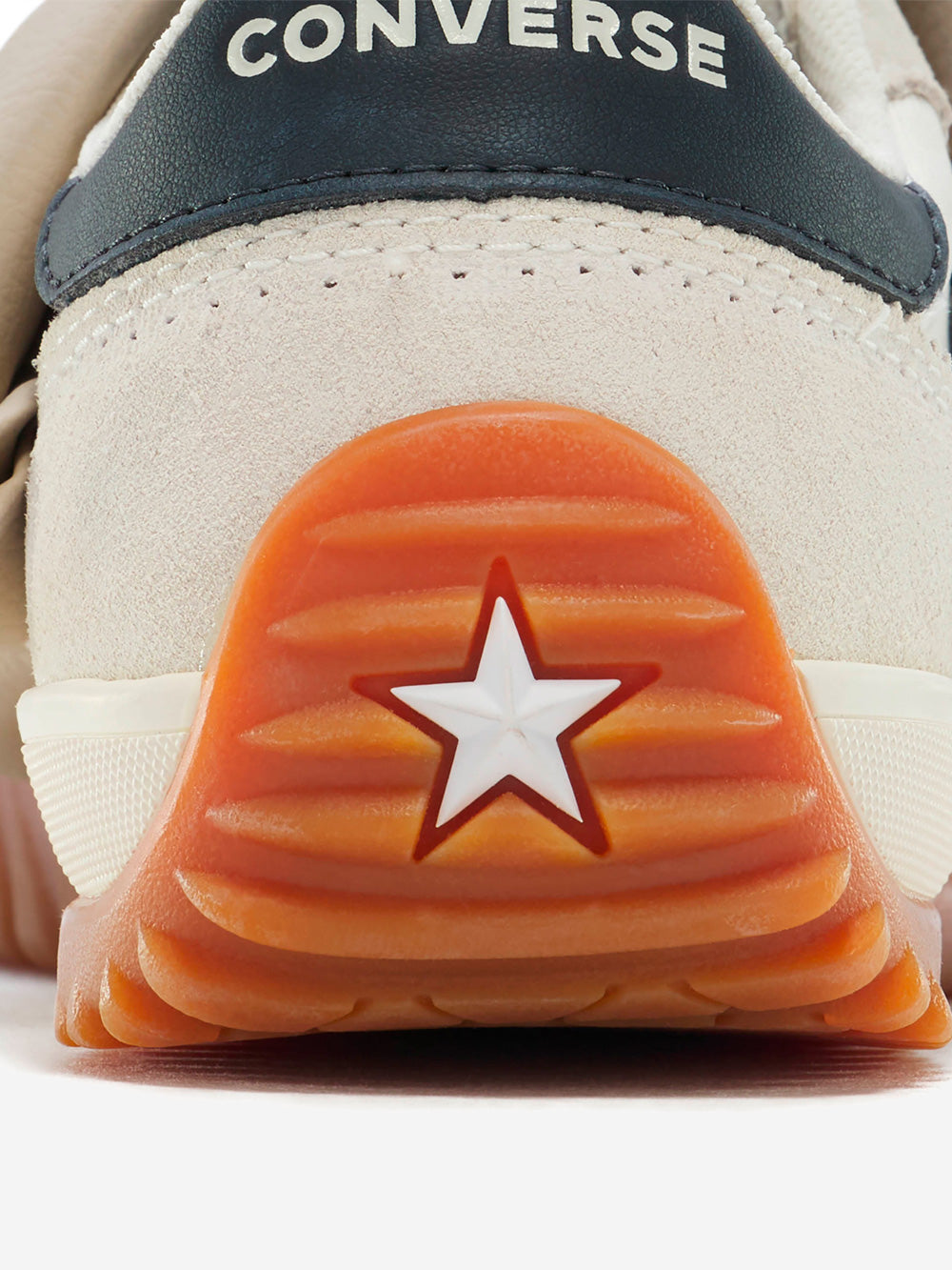 CONVERSE Run Star Trainer Ruffles bianche Egret limited edition avorio Urbanstaroma