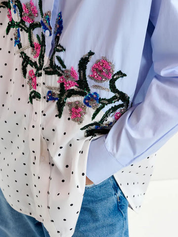 ESSENTIEL ANTWERP Camicia blu ricamata con pailettes floreali e stampa a pois Blue