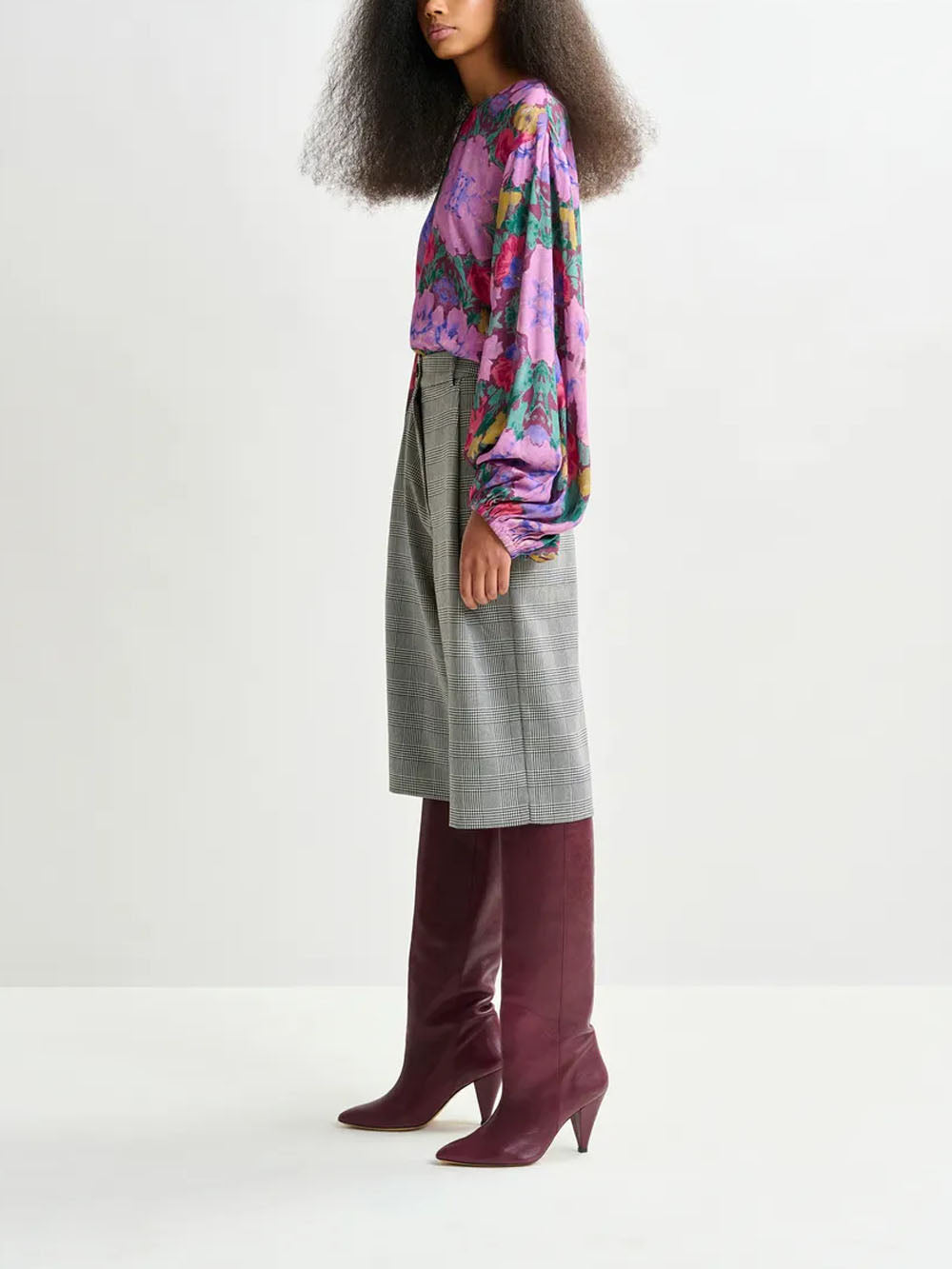 ESSENTIEL ANTWERP Bermuda sartoriali a gamba larga con quadri grigi e neri Bianco nero Urbanstaroma