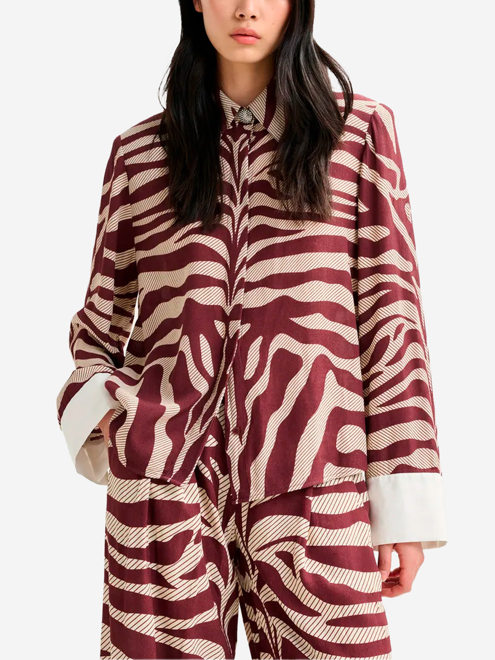 ESSENTIEL ANTWERP Camicia in jacquard zebrato avorio e bordeaux con bottone decorato con strass Bordeaux Urbanstaroma