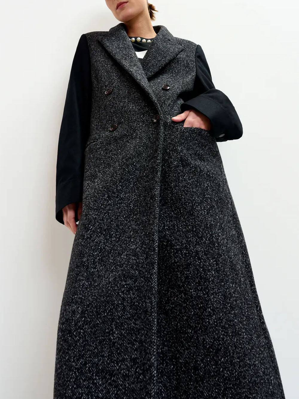 ESSENTIEL ANTWERP Cappotto Doppio Petto misto lana con Maniche a Contrasto Nero Urbanstaroma