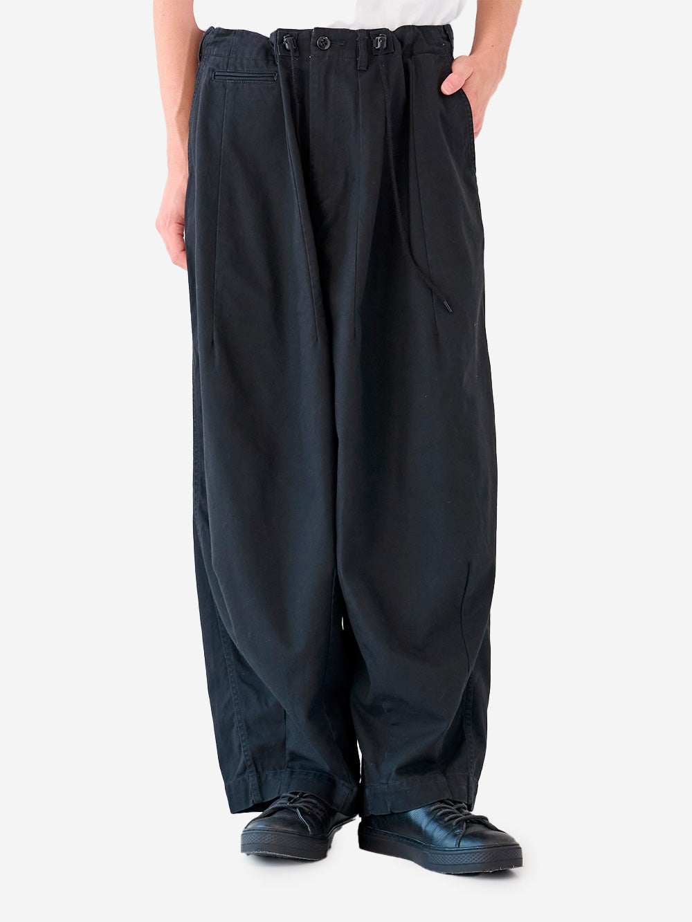 NEEDLES Nero Urbanstaroma