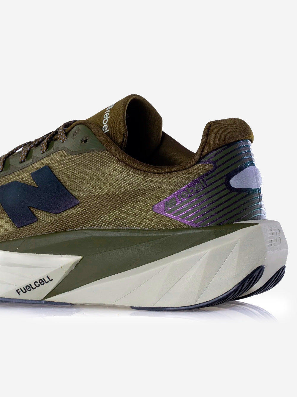 NEW BALANCE FuelCell Rebel v5 verdi Verde scuro Urbanstaroma