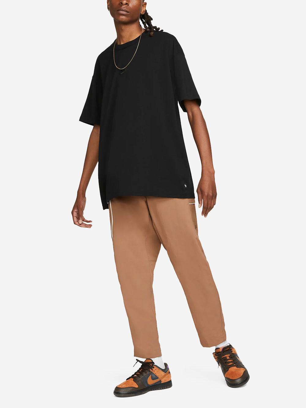 NIKE T-shirt nera Premium Essentials Nero Urbanstaroma