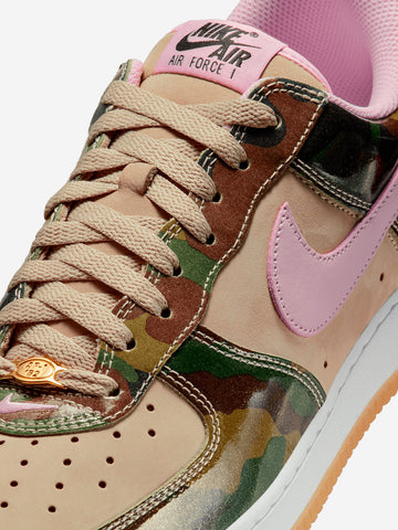 NIKE Air Force 1 Low Retro 'Patent Camo and Pink' marrone