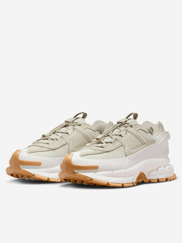 NIKE W Zoom Vomero Roam Winterized bianca e beige Bianca beige