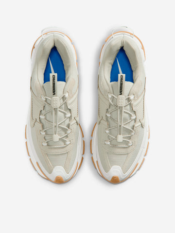 NIKE W Zoom Vomero Roam Winterized bianca e beige Bianca beige