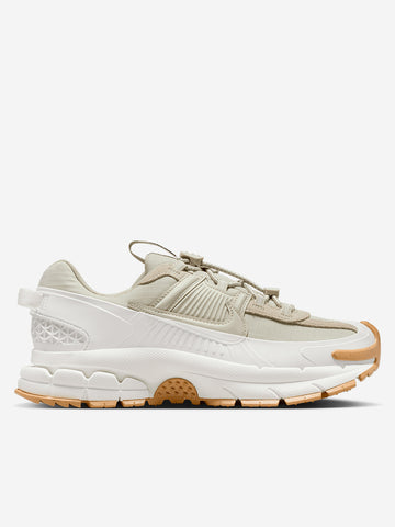 NIKE W Zoom Vomero Roam Winterized bianca e beige Bianca beige