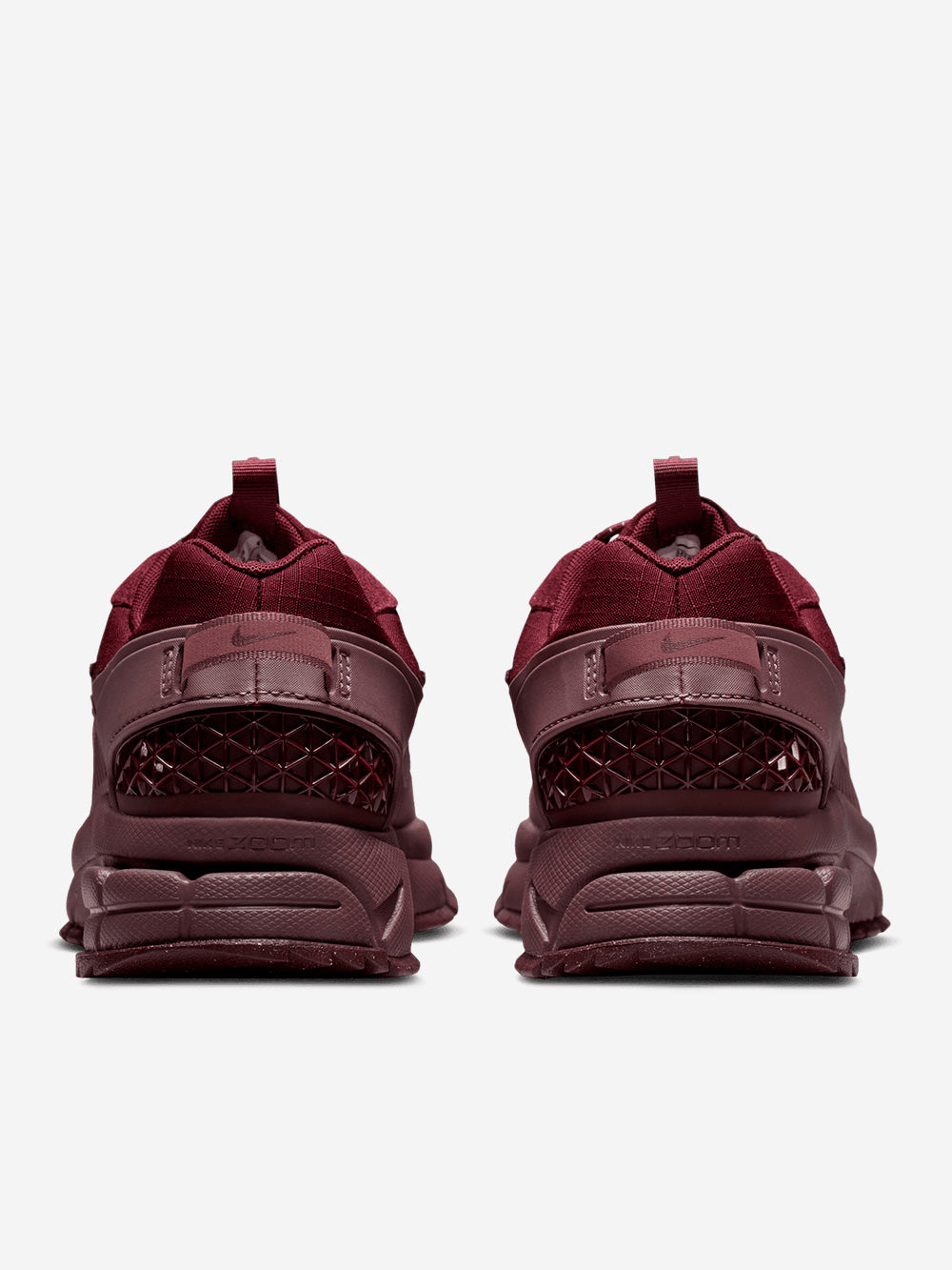 NIKE W Zoom Vomero Roam Winterized burgundy Burgundy Urbanstaroma