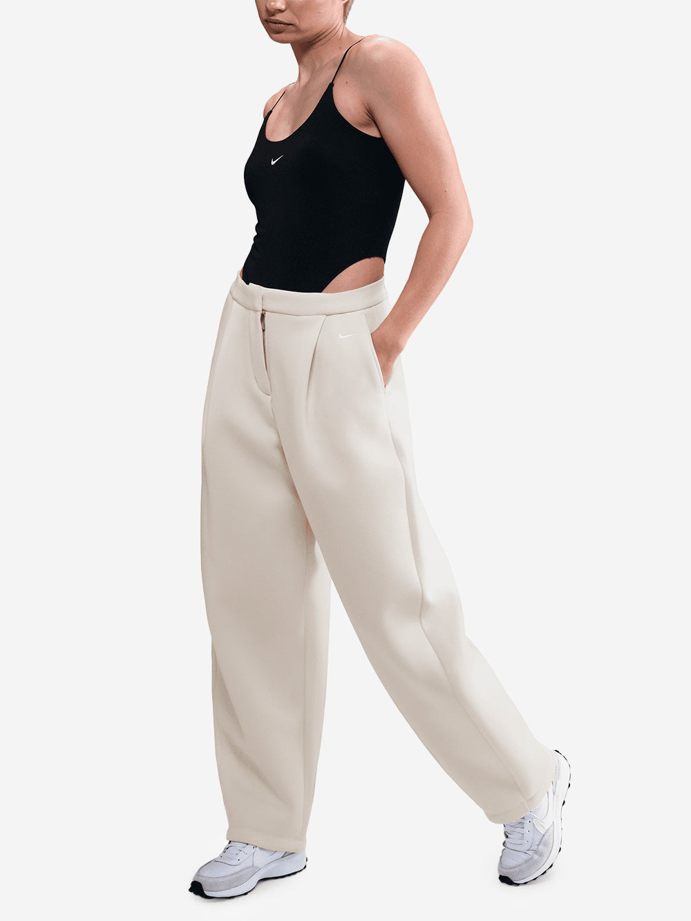 NIKE Pantaloni ampi bianchi misto modal Panna Urbanstaroma