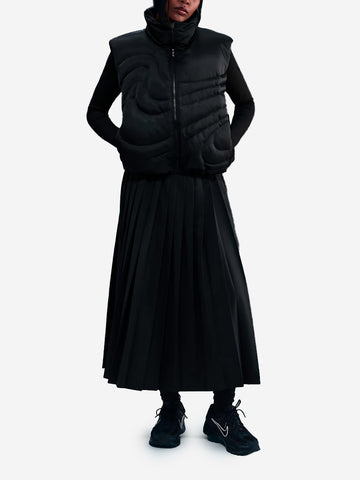 NIKE Smanicato oversize in piumino con Swoosh Nero