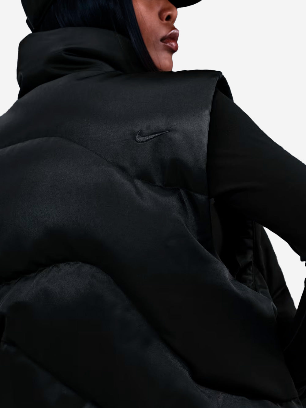 NIKE Smanicato oversize in piumino con Swoosh Nero Urbanstaroma