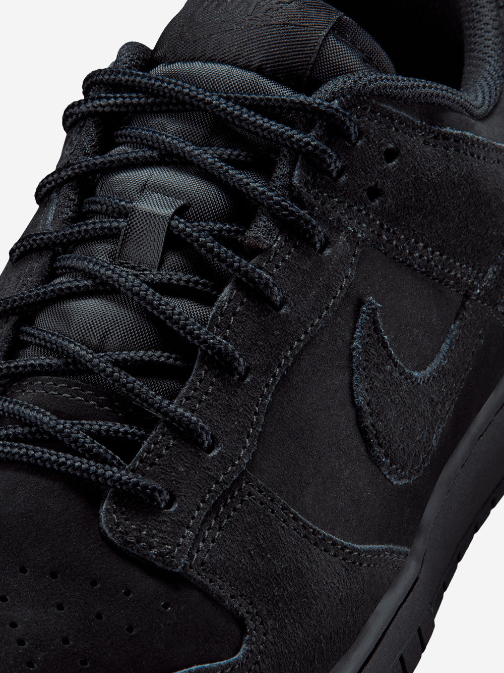 NIKE Dunk Low SE 'Triple Black Suede' Nero Urbanstaroma