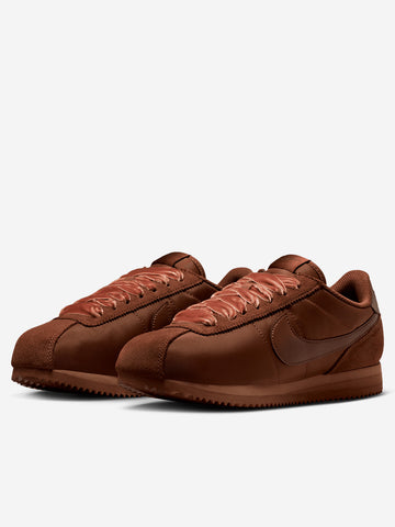 NIKE Marrone