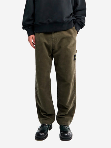 Lose grüne Hose mit mehreren Taschen