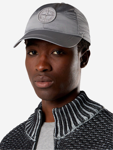 STONE ISLAND Cappellino in nylon iridescente con ricamo Compass Grigio