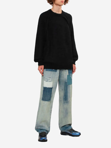 Schwarzer Pullover aus einer Mohairmischung mit seitlichem Reißverschluss