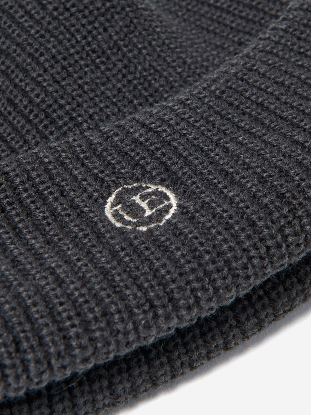 UNIFORM EXPERIMENT Cappello antracite 'Watch Cap' in maglia di acrilico grigio Urbanstaroma