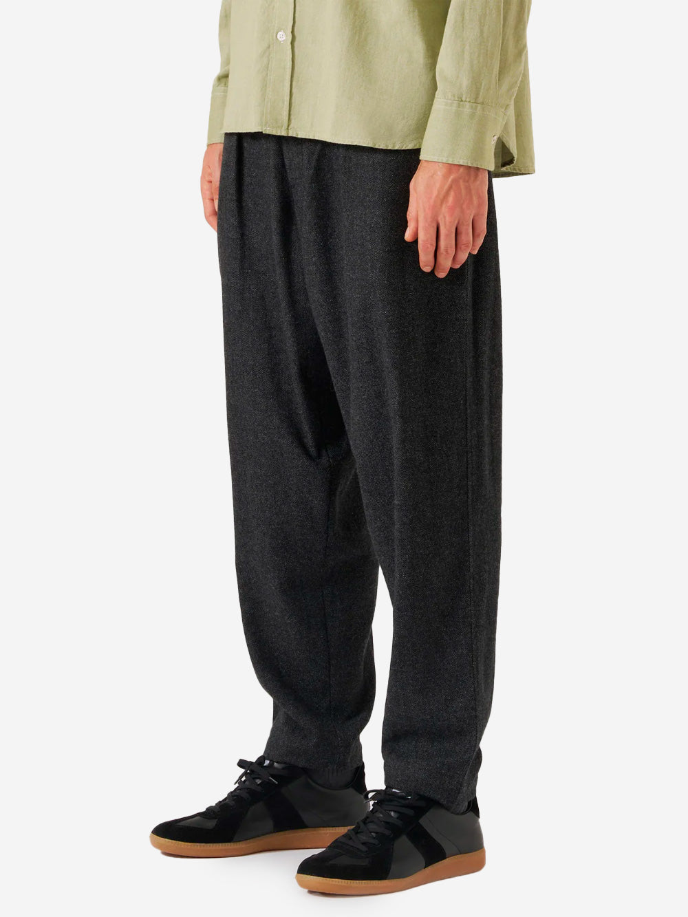 UNIVERSAL WORKS Pantaloni casual pleated Moleskin misto lana grigi Grigio Urbanstaroma