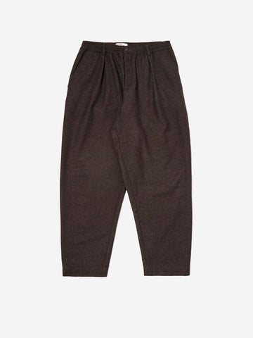 UNIVERSAL WORKS Pantaloni casual pleated Italian tweed marroni Marrone