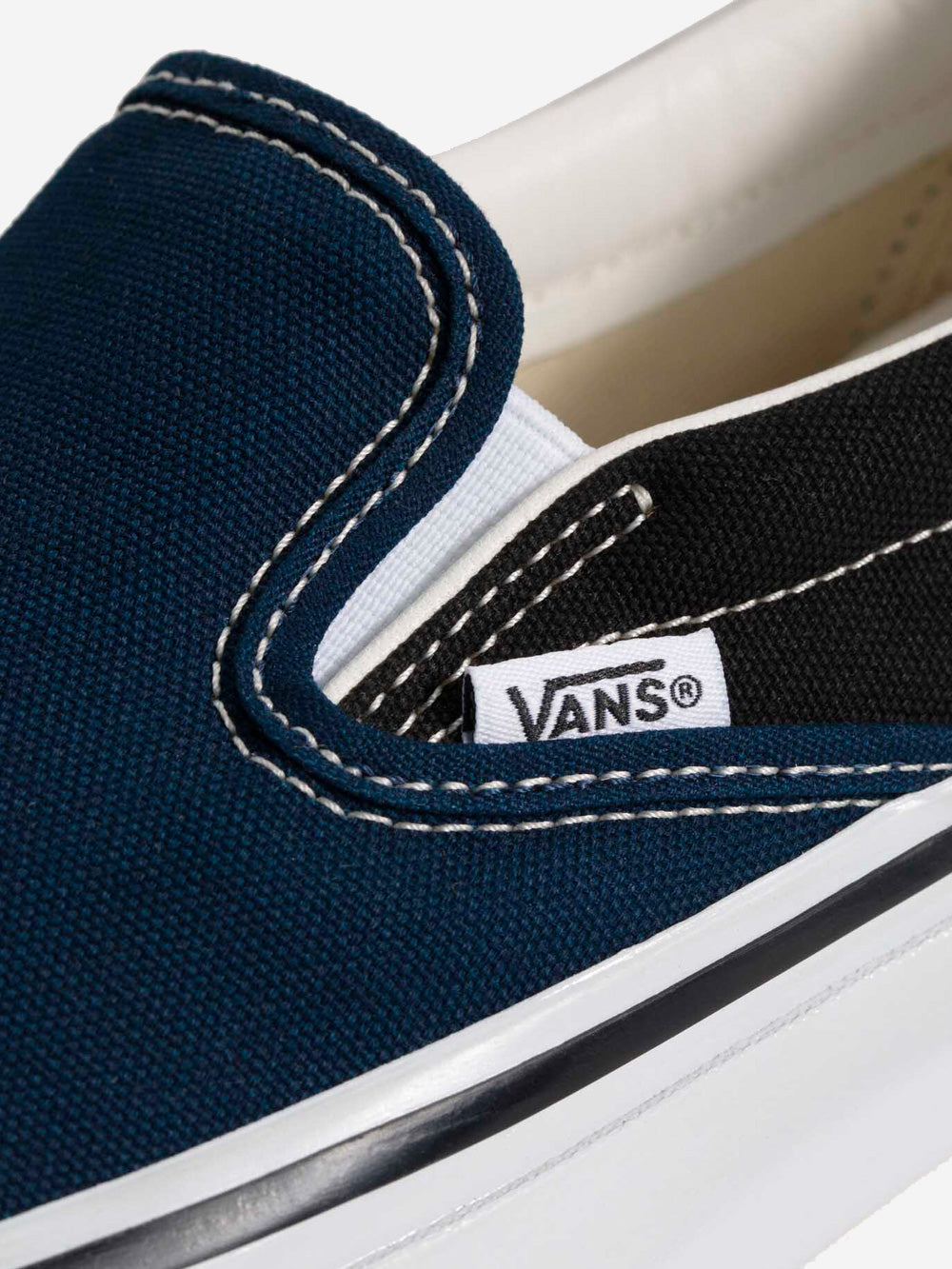 VANS OTW by Vans X Engineered Garments Classic Slip-On 98 nere e blu Nero blu Urbanstaroma