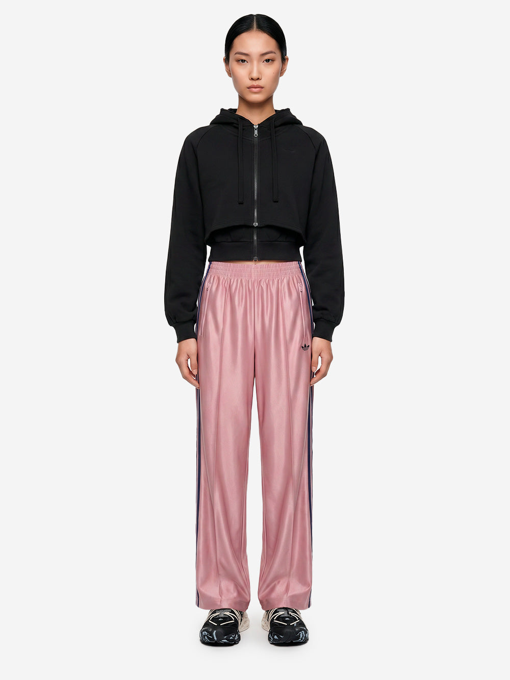 ADIDAS ORIGINALS Pantaloni loose 'Firebird' rosa con stripes nere Rosa Urbanstaroma