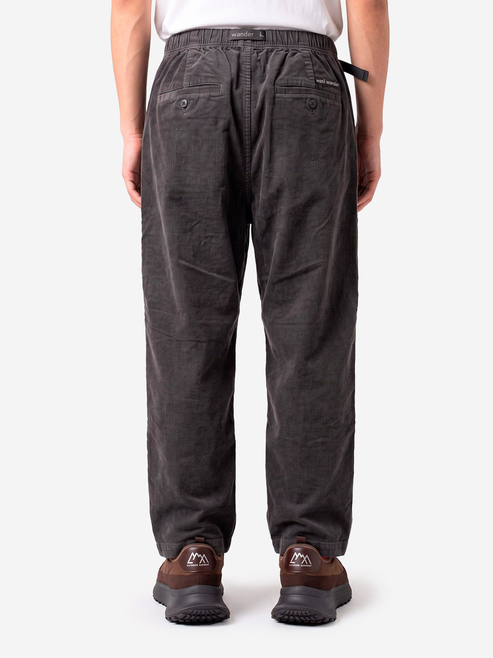 AND WANDER Pantaloni Moleskin 108 grigio scuro grigio Urbanstaroma