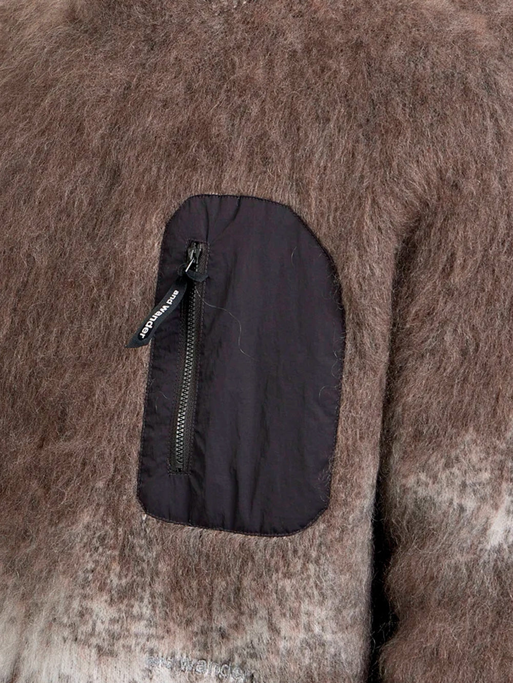 AND WANDER Maglione marrone shaggy in misto mohair con jacquard Marrone Urbanstaroma